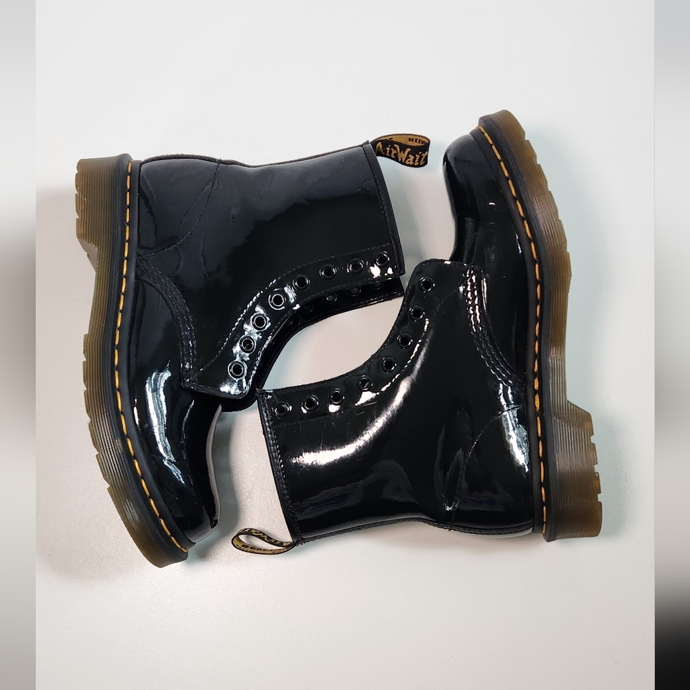 Dr. Martens Women's 1460 W Patent Leather Fashion Boot. Size: 7 - Picture 8 of 9